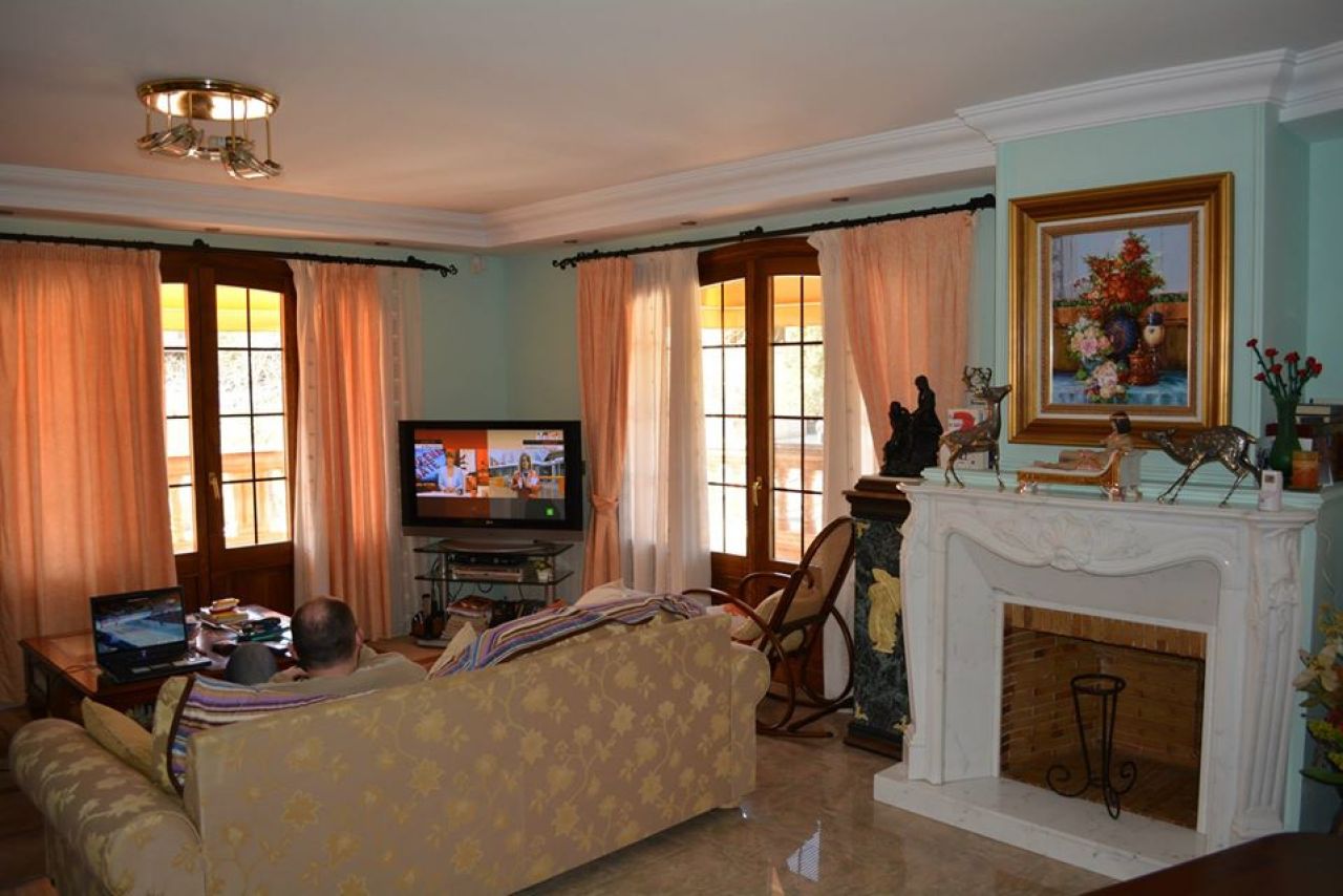 Wohnung mit Bäckerei, Restaurant, Karaoke Bar mit Meerblick von der Terrasse