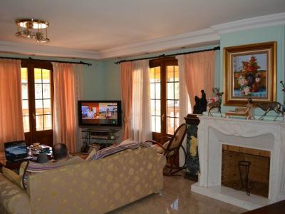 Wohnung mit Bäckerei, Restaurant, Karaoke Bar mit Meerblick von der Terrasse