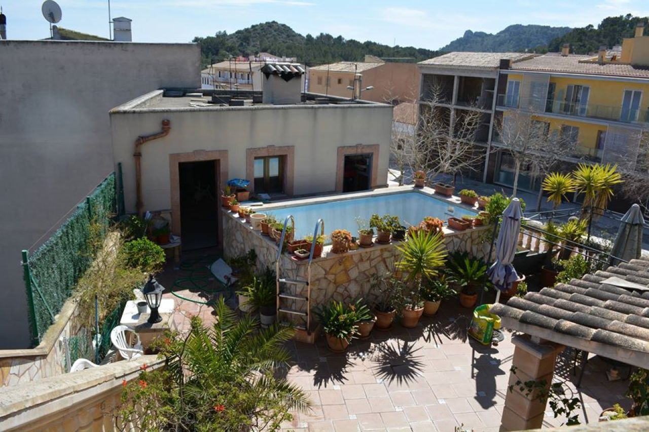 Wohnung mit Bäckerei, Restaurant, Karaoke Bar mit Meerblick von der Terrasse