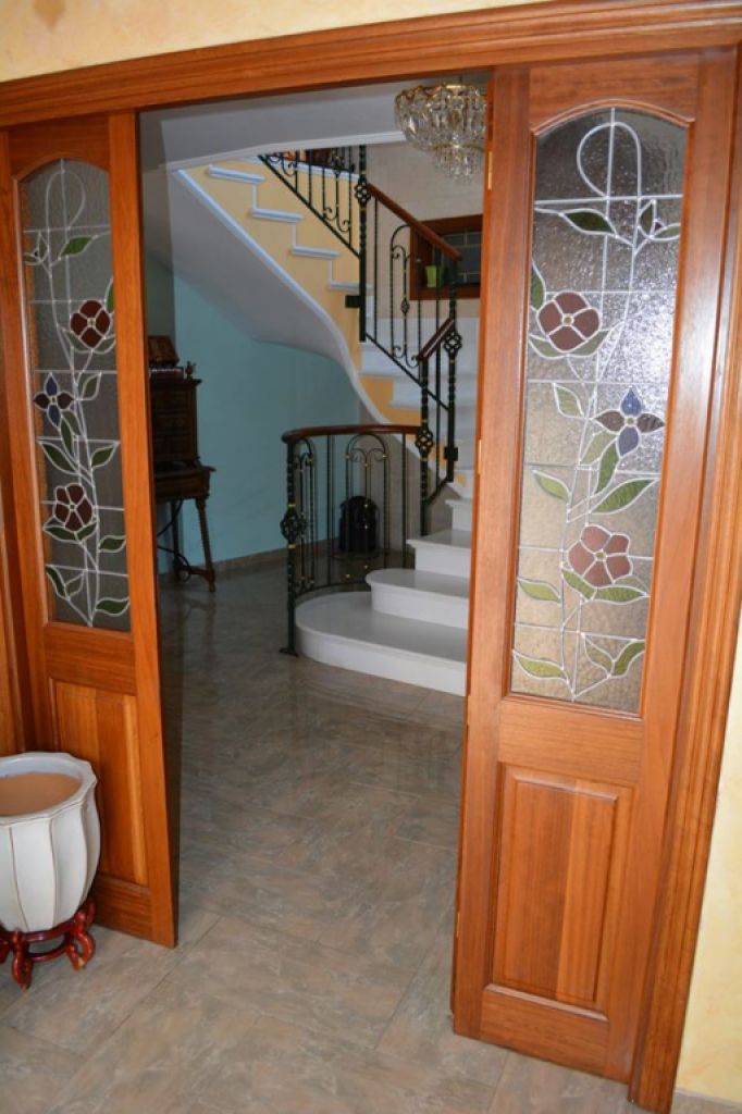 Wohnung mit Bäckerei, Restaurant, Karaoke Bar mit Meerblick von der Terrasse