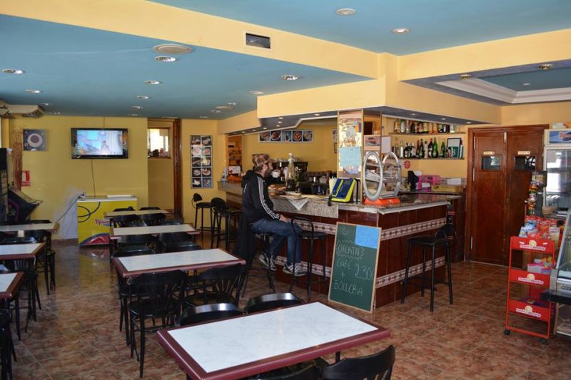 Wohnung mit Bäckerei, Restaurant, Karaoke Bar mit Meerblick von der Terrasse