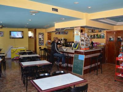 Wohnung mit Bäckerei, Restaurant, Karaoke Bar mit Meerblick von der Terrasse