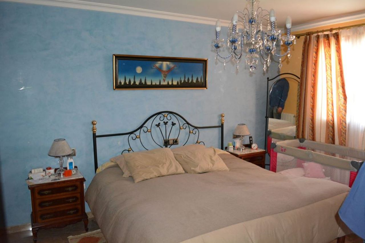 Wohnung mit Bäckerei, Restaurant, Karaoke Bar mit Meerblick von der Terrasse