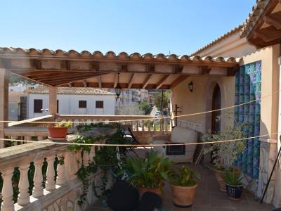 Wohnung mit Bäckerei, Restaurant, Karaoke Bar mit Meerblick von der Terrasse