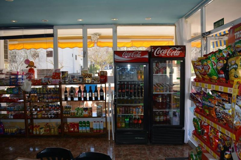 Wohnung mit Bäckerei, Restaurant, Karaoke Bar mit Meerblick von der Terrasse
