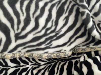 Wohnungs-Auflösung Portals, Decke/Bettüberwurf