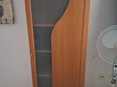 Wohnzimmerschrank mit Vitrine