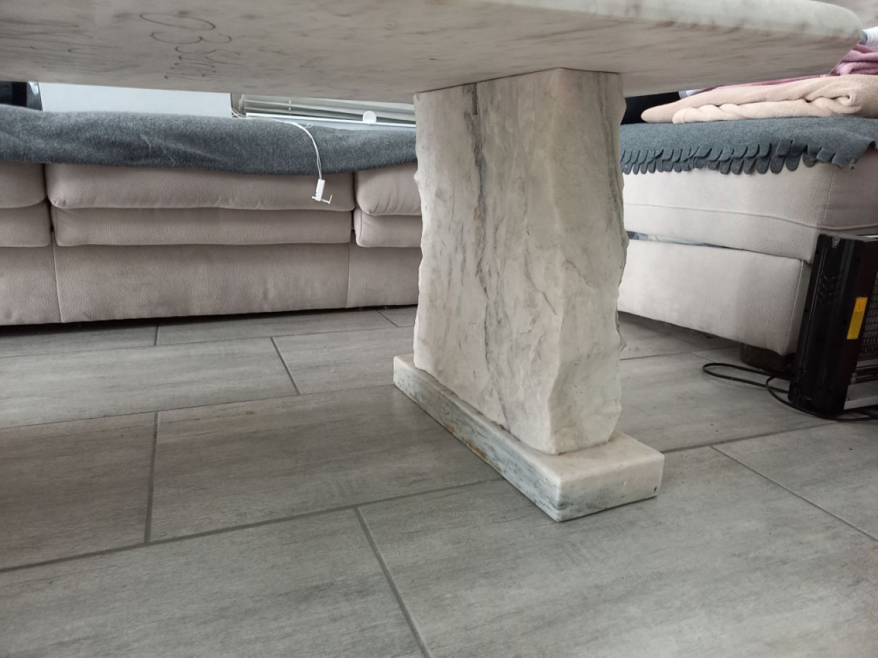 Living room table, natural marble, very heavy