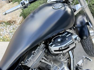 Wunderschöne Harley Dyna Custom | 1450cc Twin Cam | 230er Heckumbau | Matt Black