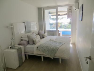 Wunderschöne, möblierte 75 m2 Wohnung im mondänen Hafen Portals Nous, top renoviert.