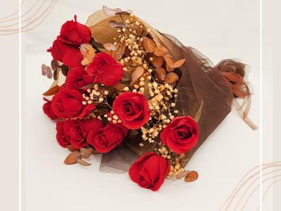 Beautiful bouquet of 12 burgundy paper roses