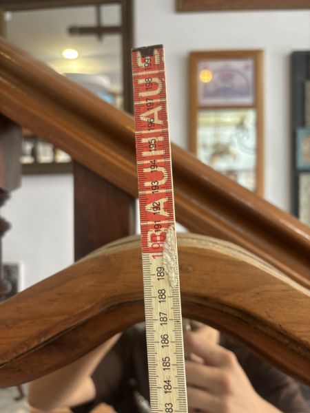 Wunderschönes antikes Massivholz-Empfangsmöbel mit Spiegel