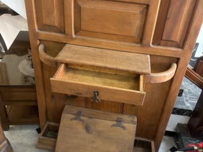 Wunderschönes antikes Massivholz-Empfangsmöbel mit Spiegel