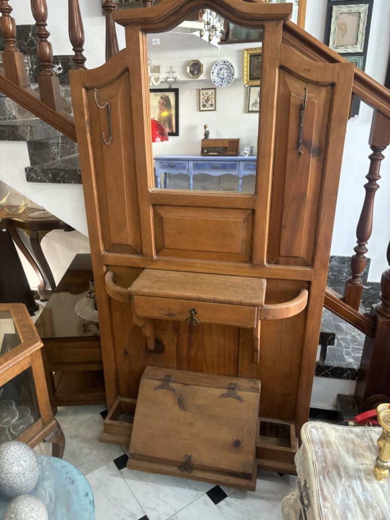 Wunderschönes antikes Massivholz-Empfangsmöbel mit Spiegel