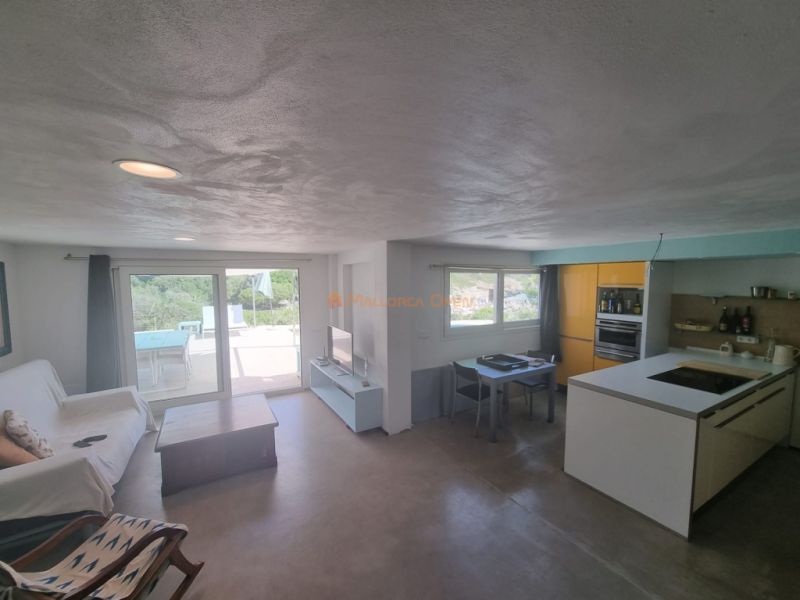 Wunderschönes Chalet in Cala Mandia in erster Meereslinie