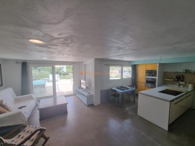 Wunderschönes Chalet in Cala Mandia in erster Meereslinie