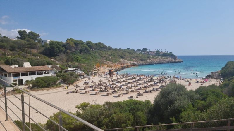 Wunderschönes Chalet in Cala Mandia in erster Meereslinie