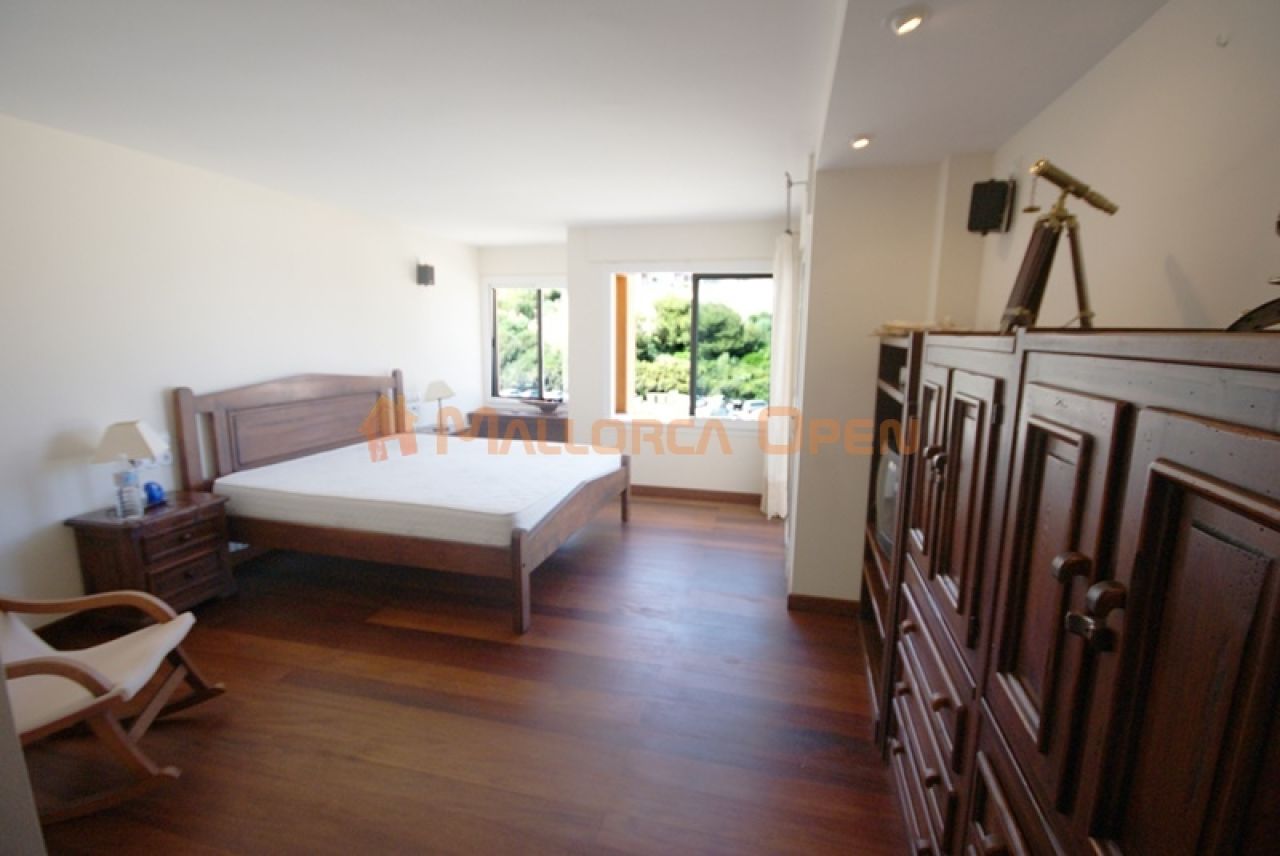 Wunderschönes Chalet in Cala Mandia in erster Meereslinie