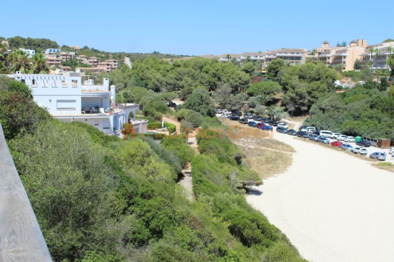 Wunderschönes Chalet in Cala Mandia in erster Meereslinie