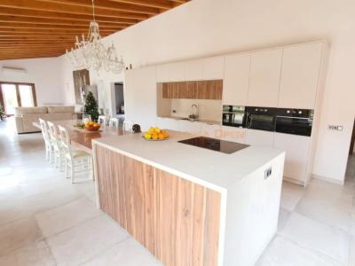 Wunderschönes großes Bauhaus-Anwesen zu vermieten in Manacor, Adresse Colonia de Sant Pere