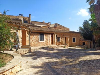 Beautiful rustic finca hotel near Sineu