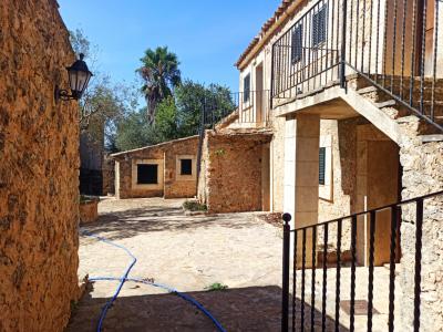 Beautiful rustic finca hotel near Sineu