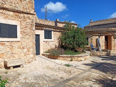 Beautiful rustic finca hotel near Sineu