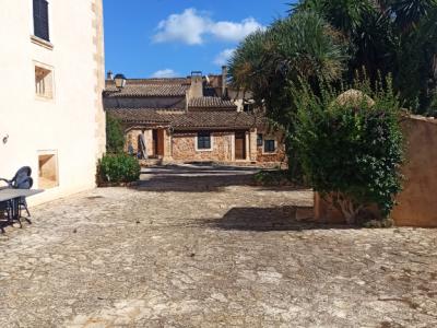Beautiful rustic finca hotel near Sineu
