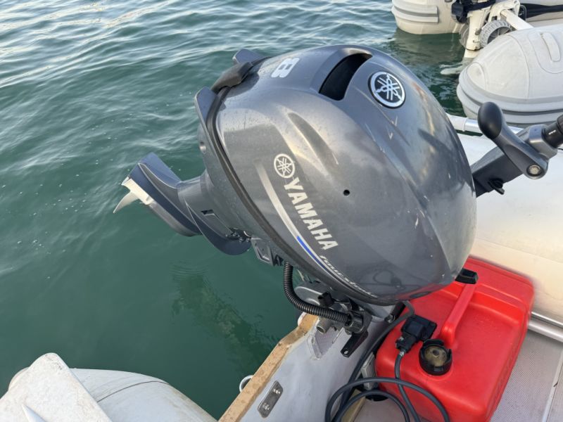 Yamaha 8 PS Außenborder YAMAHA als 4-Takter 2016 Neuwertiger Zustand  mit Tank Abholung Portocolom