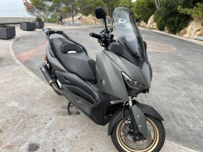 Yamaha XMAX 300 Tech MAX scooter