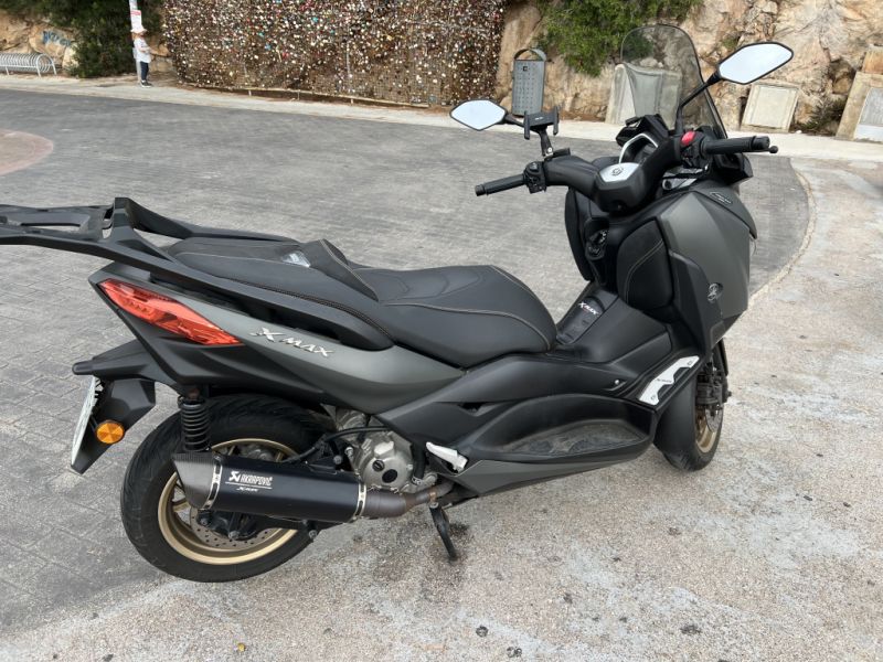 Yamaha XMAX 300 Tech MAX scooter