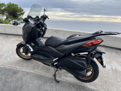 Yamaha XMAX 300 Tech MAX scooter