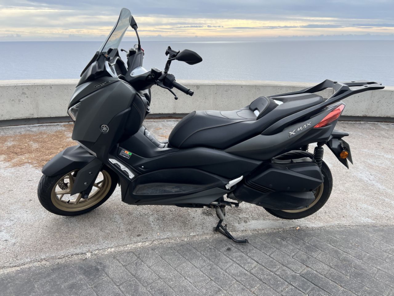 Yamaha XMAX 300 Tech MAX scooter