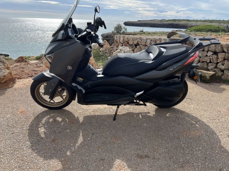 Yamaha XMAX 300 Tech MAX scooter