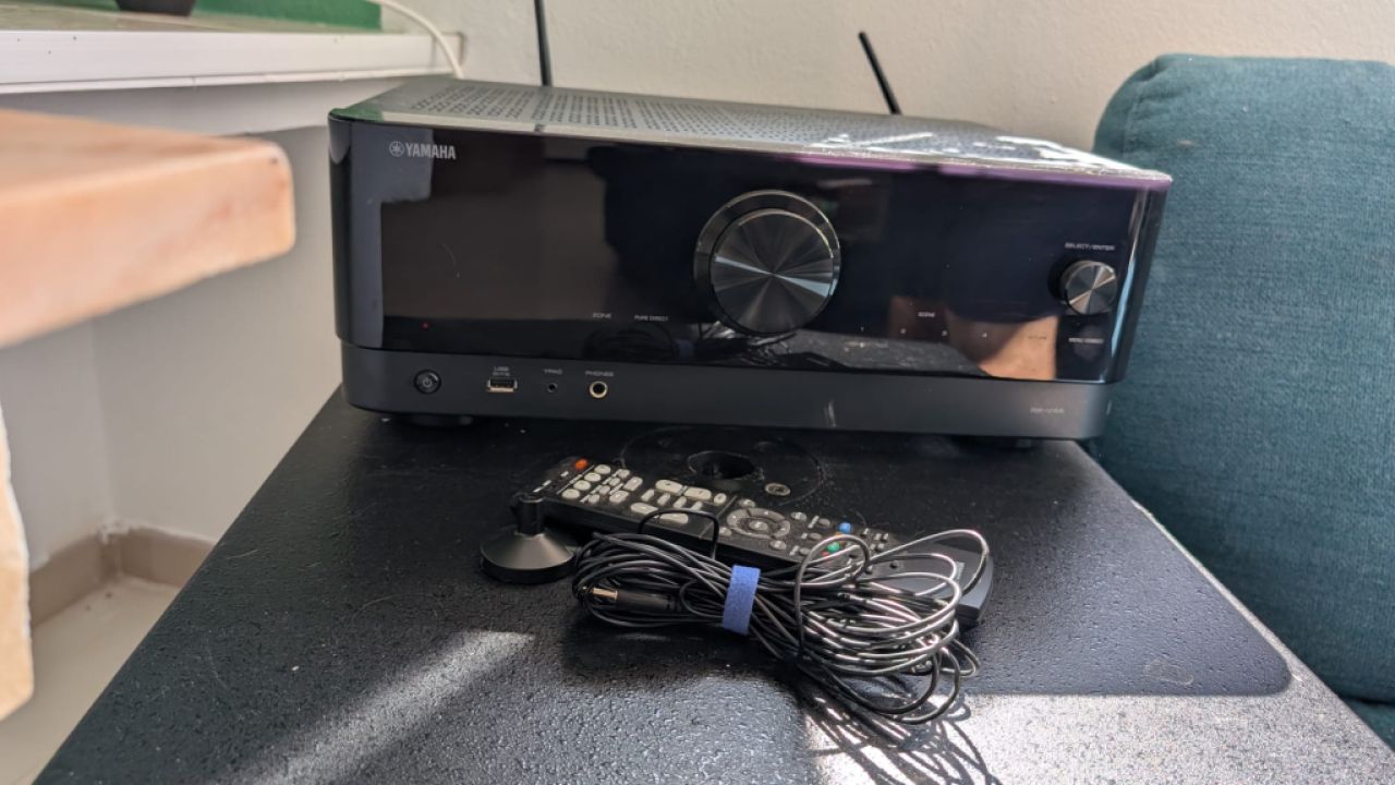 Yamaha RX-V4A AV receptor – Excelente estado, 8K & MusicCast – 380 € negociable (solo recogida)