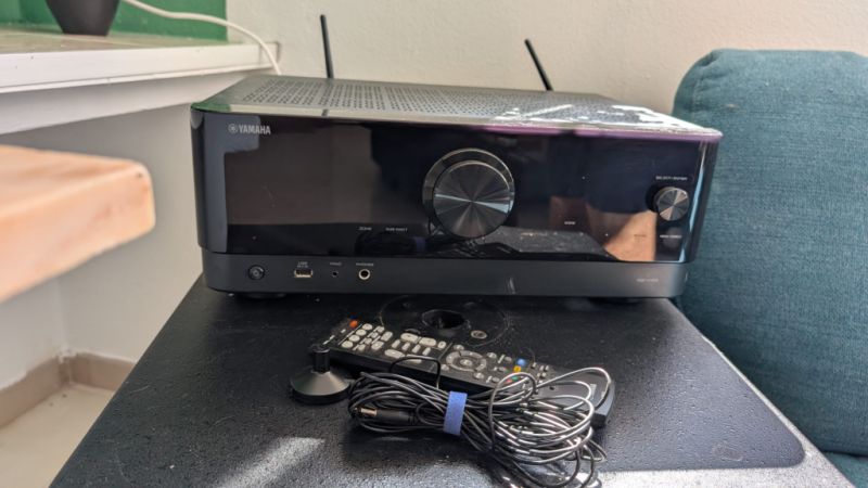 Yamaha RX-V4A AV receptor – Excelente estado, 8K & MusicCast – 380 € negociable (solo recogida)