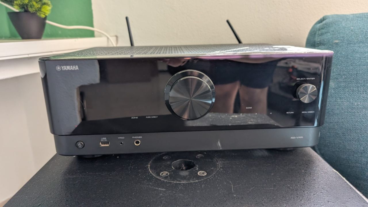 Yamaha RX-V4A AV receptor – Excelente estado, 8K & MusicCast – 380 € negociable (solo recogida)
