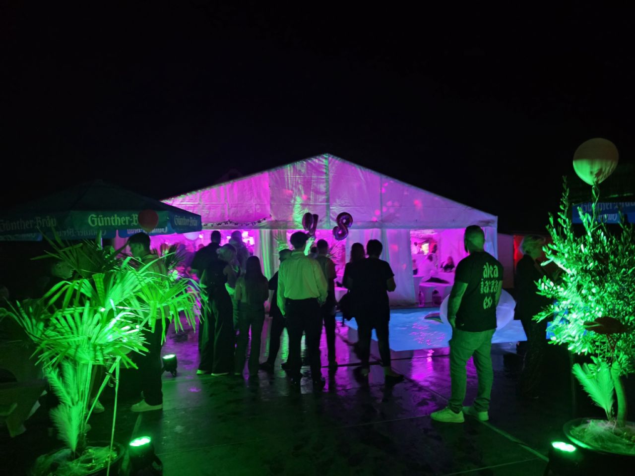Tent rental, Event management