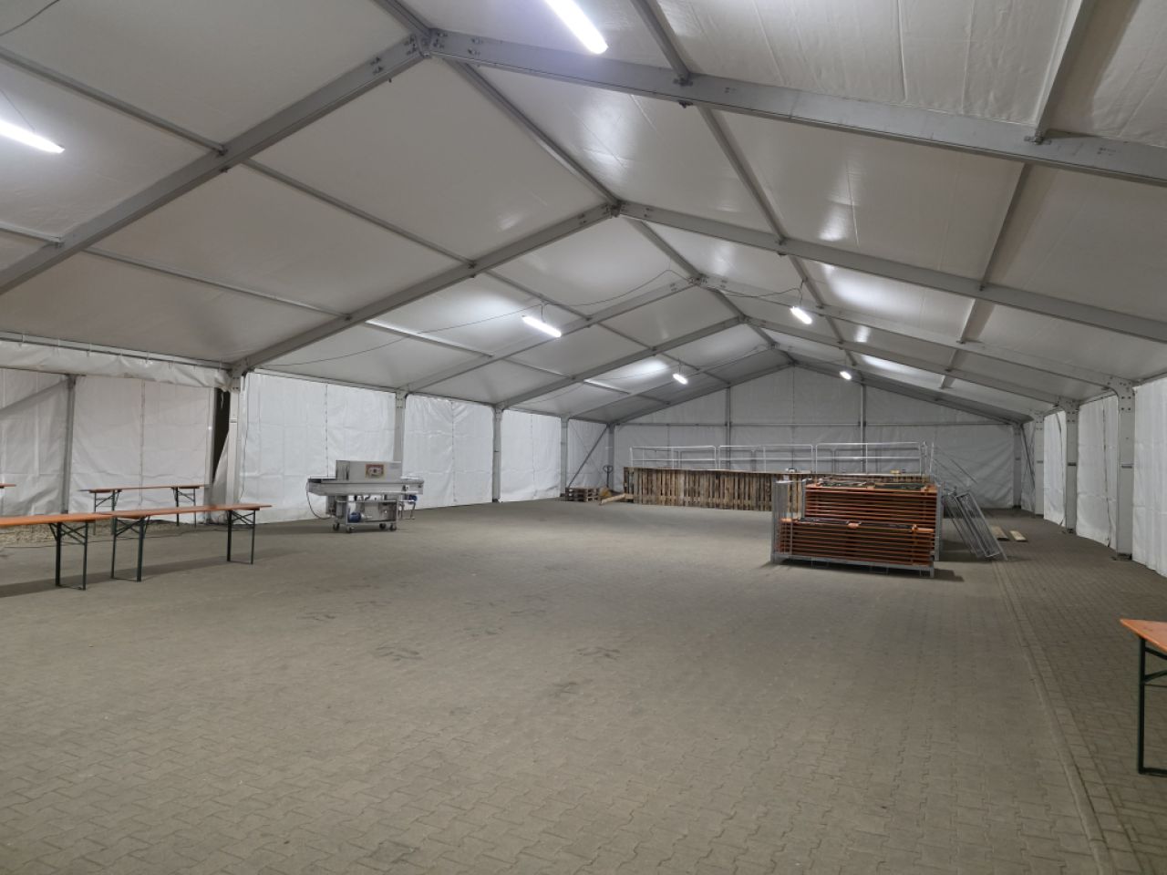 Tent rental, Event management