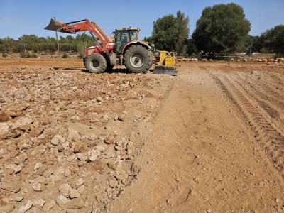Zerkleinerung von Steinen, Bauschutt und Aushubmaterial.