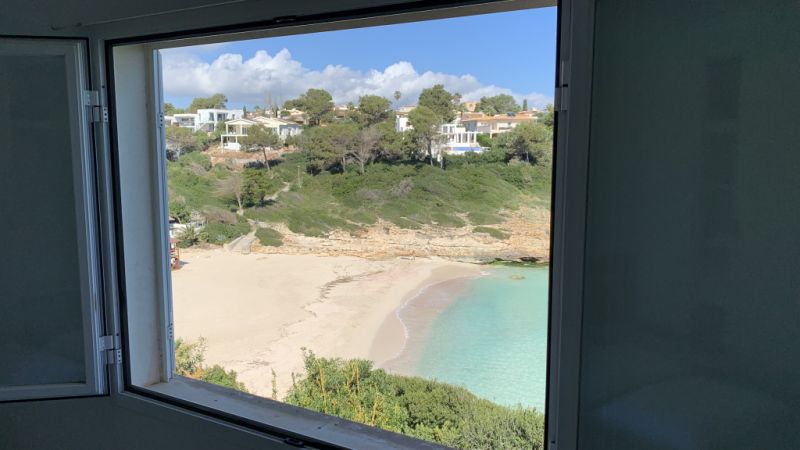 Room for rent – Cala Mandia (seafront)