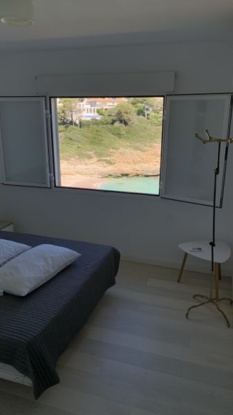 Room for rent – Cala Mandia (seafront)