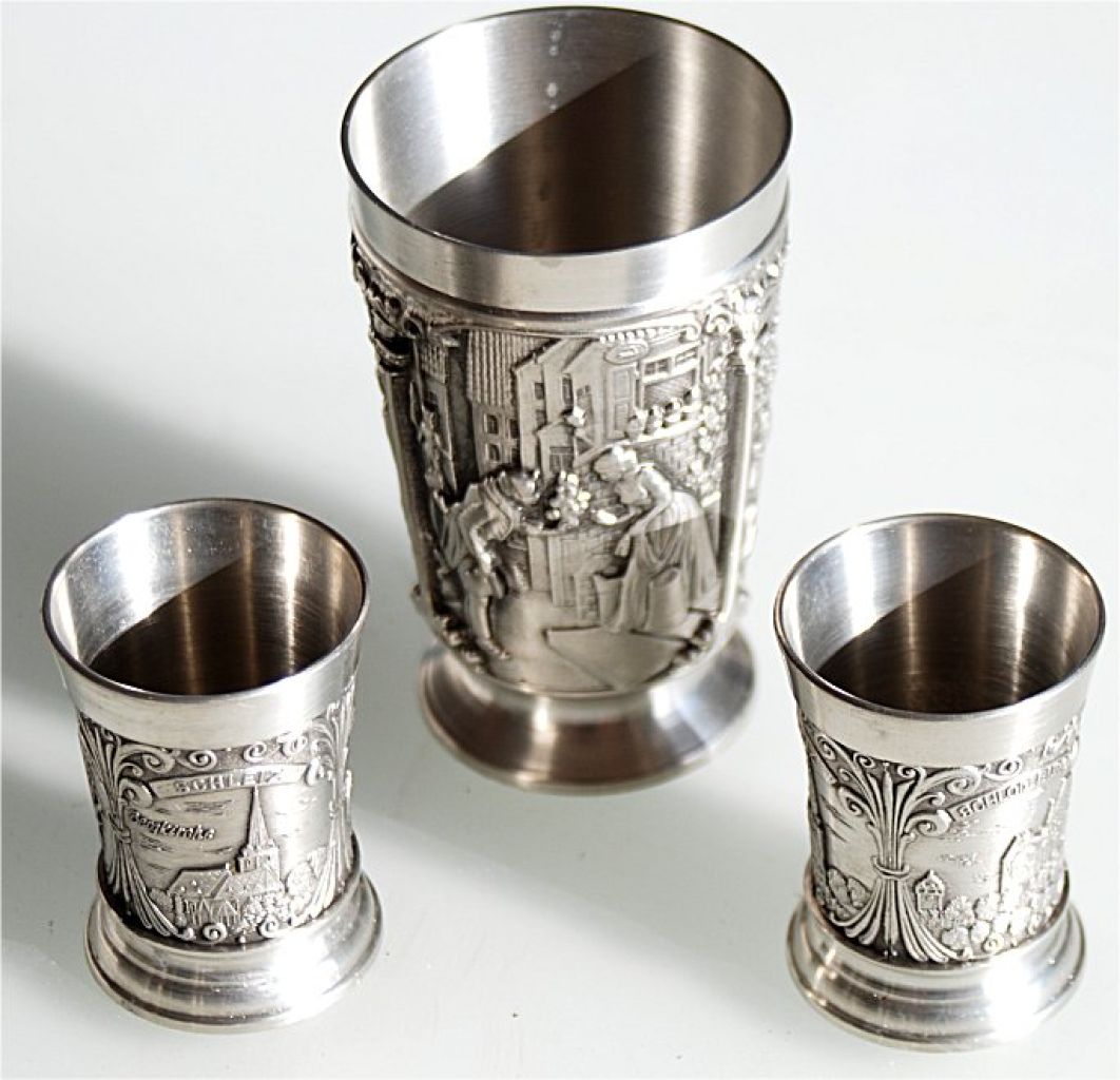 Zinn Becher mit zwei kleinen Schnapsbecher, hochwertig