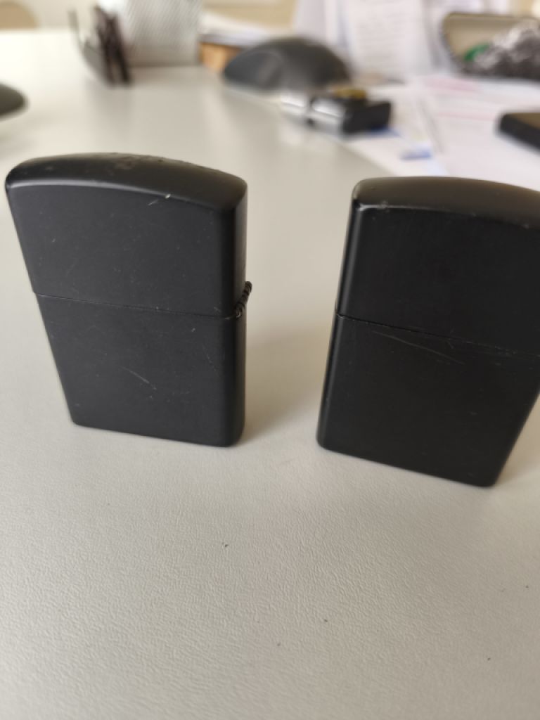 Zippo-ähnliche Feuerzeuge