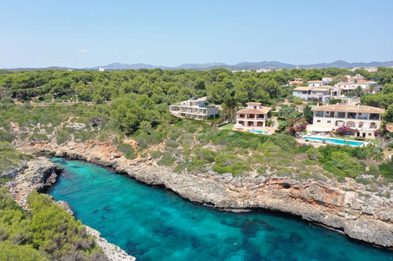 Zu verkaufen beeindruckendes Haus vor dem Meer von Cala Mendia