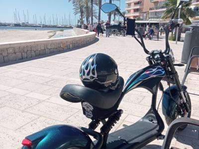 For sale, rare e-motorbike. 50 cc, in Harley style.