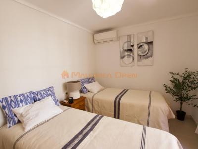 Ground-floor apartment for rent in Cala Mandia