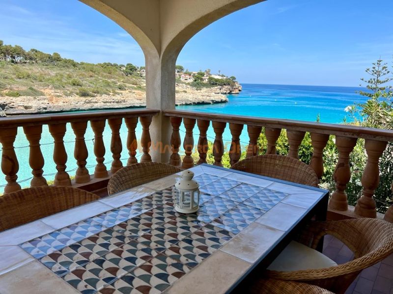 Ground-floor apartment for rent in Cala Mandia