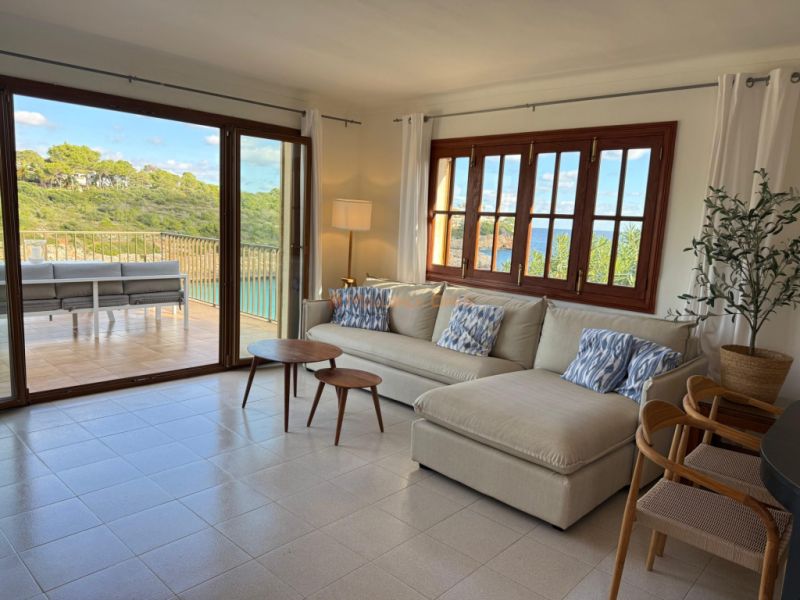 Ground-floor apartment for rent in Cala Mandia