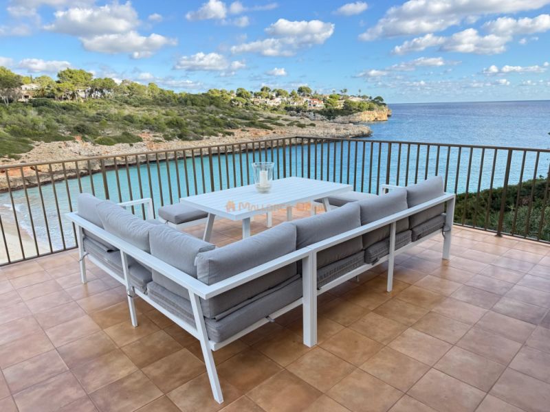 Ground-floor apartment for rent in Cala Mandia